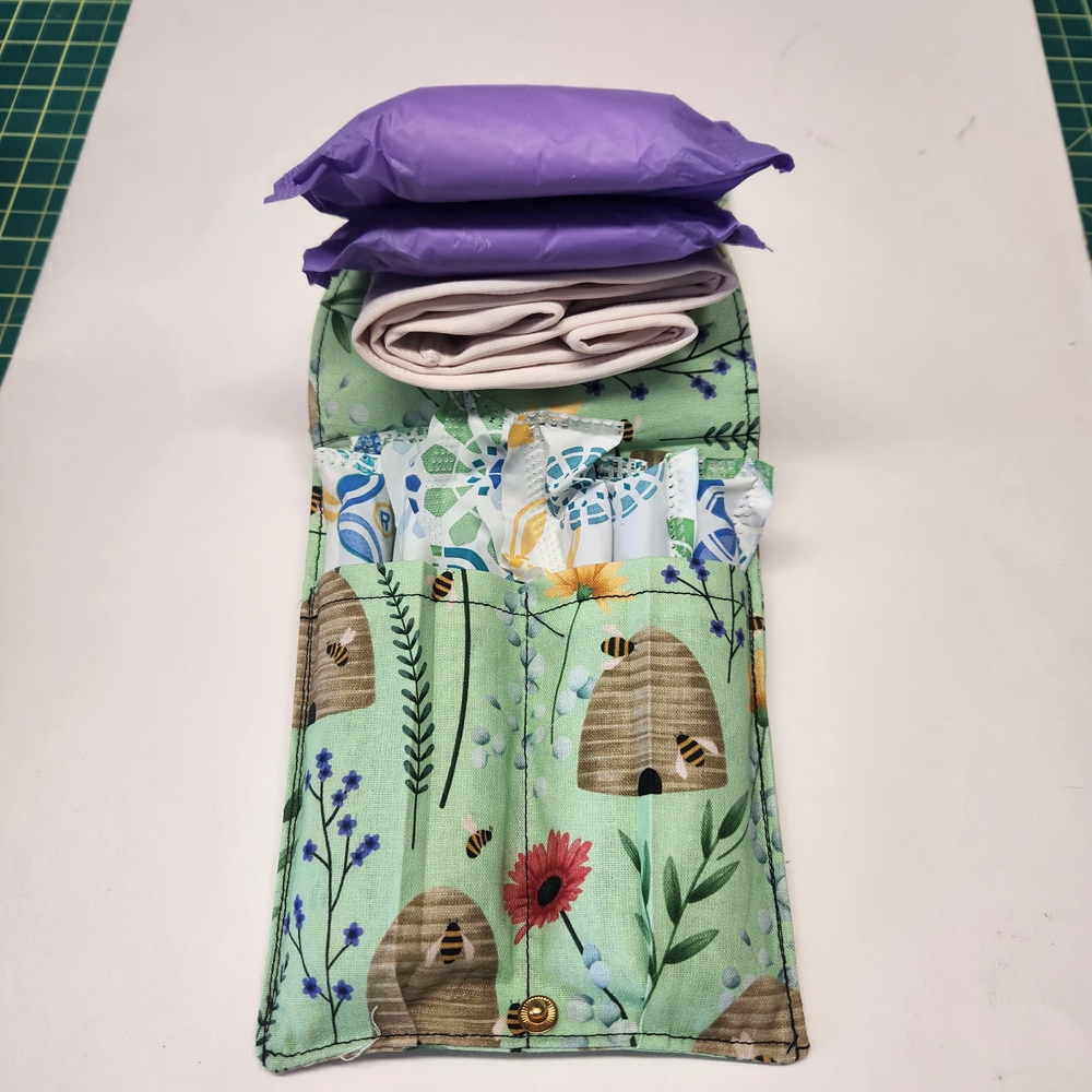 Refillable Period Pad, Pouch - Picture 4 of 4